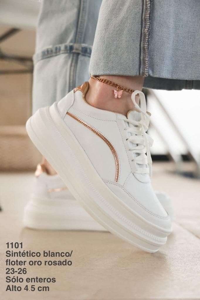 👟 Sneakers – "Street Chic"